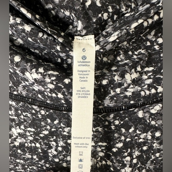 Lululemon Shine Tight Roll Down in Shimmy Shimmer Black White Women’s Size 6 - Picture 10 of 10